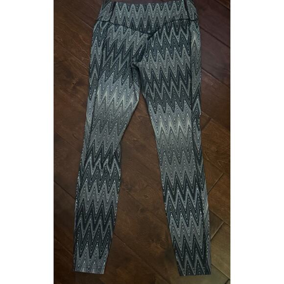 Nike Dri-FIT ZigzagBlack Gray Compression Leggings Pants Chevron Women’s M - Picture 7 of 10